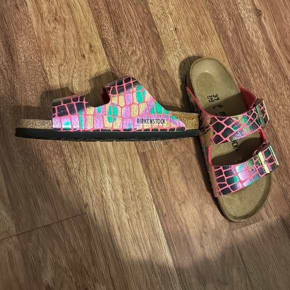 BIRKENSTOCK CROC PRINT PINK RED COLOR NWT - Picture 3 of 4